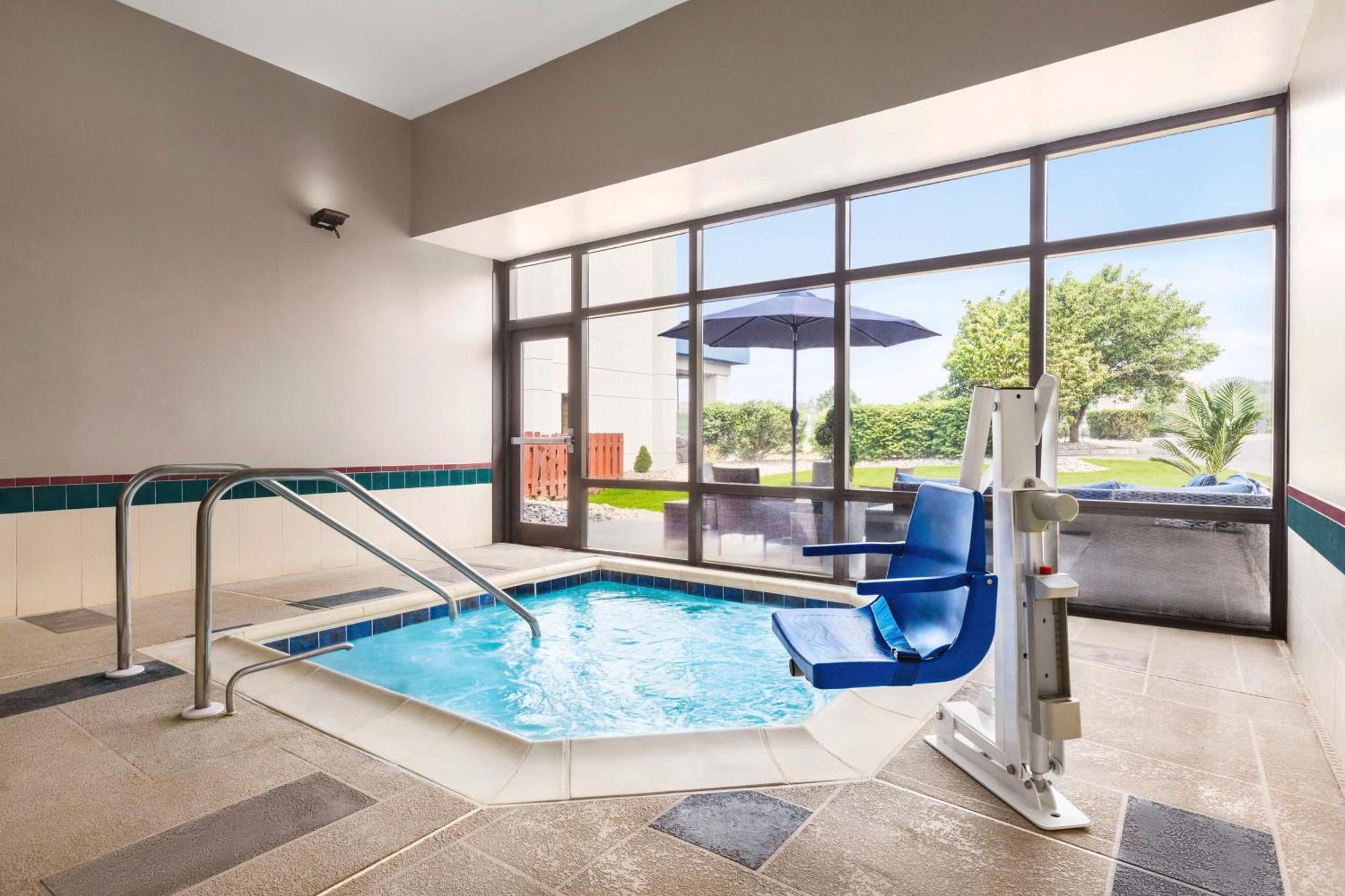 Hampton Inn Quakertown Exteriör bild